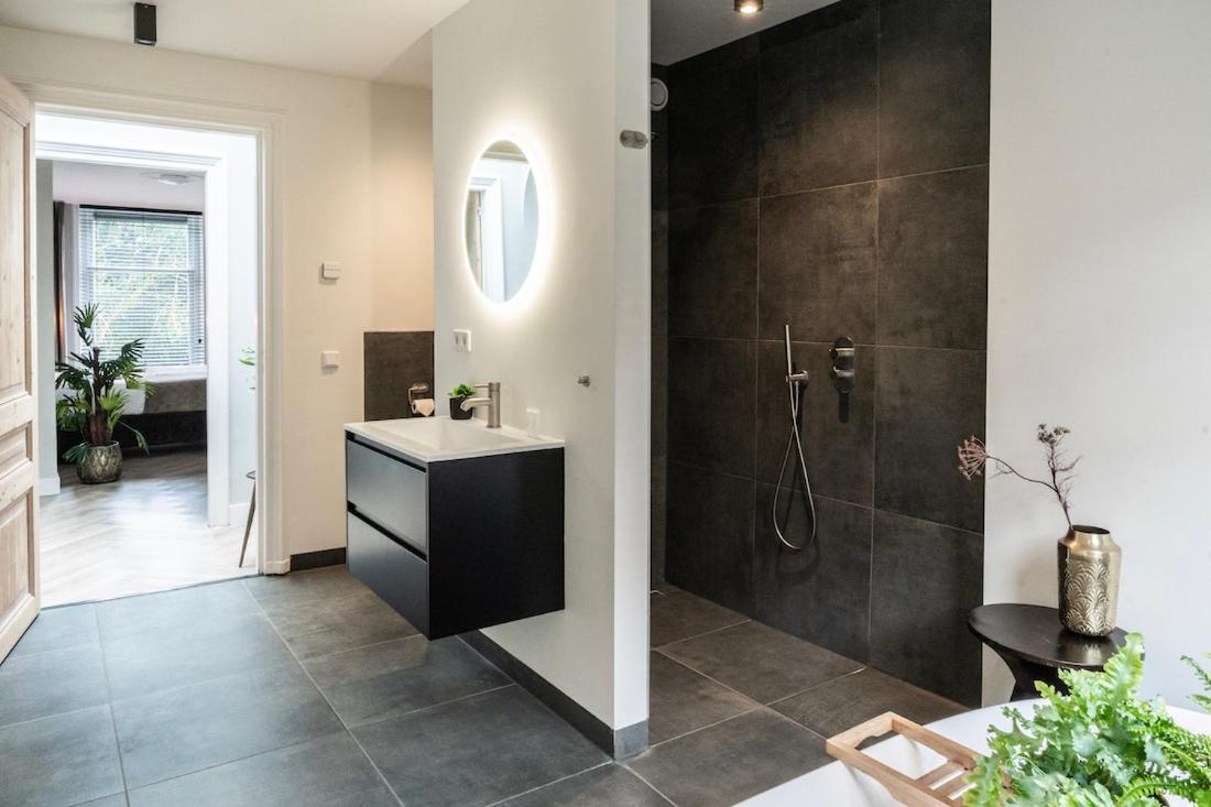 Xxl Loft With Bath Located Stadsvilla ティルブルグ エクステリア 写真