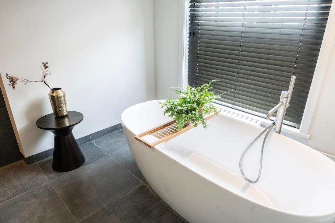 Xxl Loft With Bath Located Stadsvilla ティルブルグ エクステリア 写真